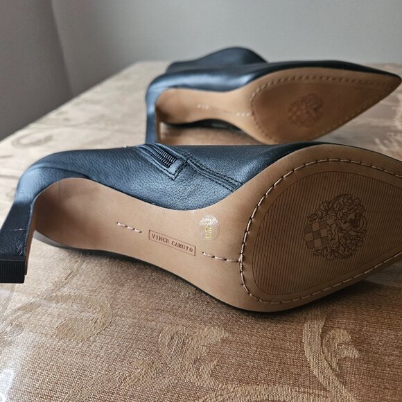 NWOT Vince Camuto Leather Ankle Booties - Picture 10 of 13
